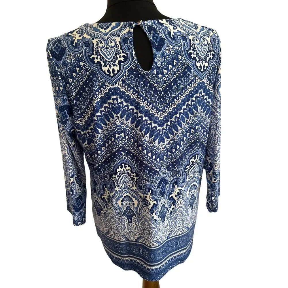 Liz Claiborne Blue & White Print Criss-Cross Top, 3/4 Sleeves, Size Small